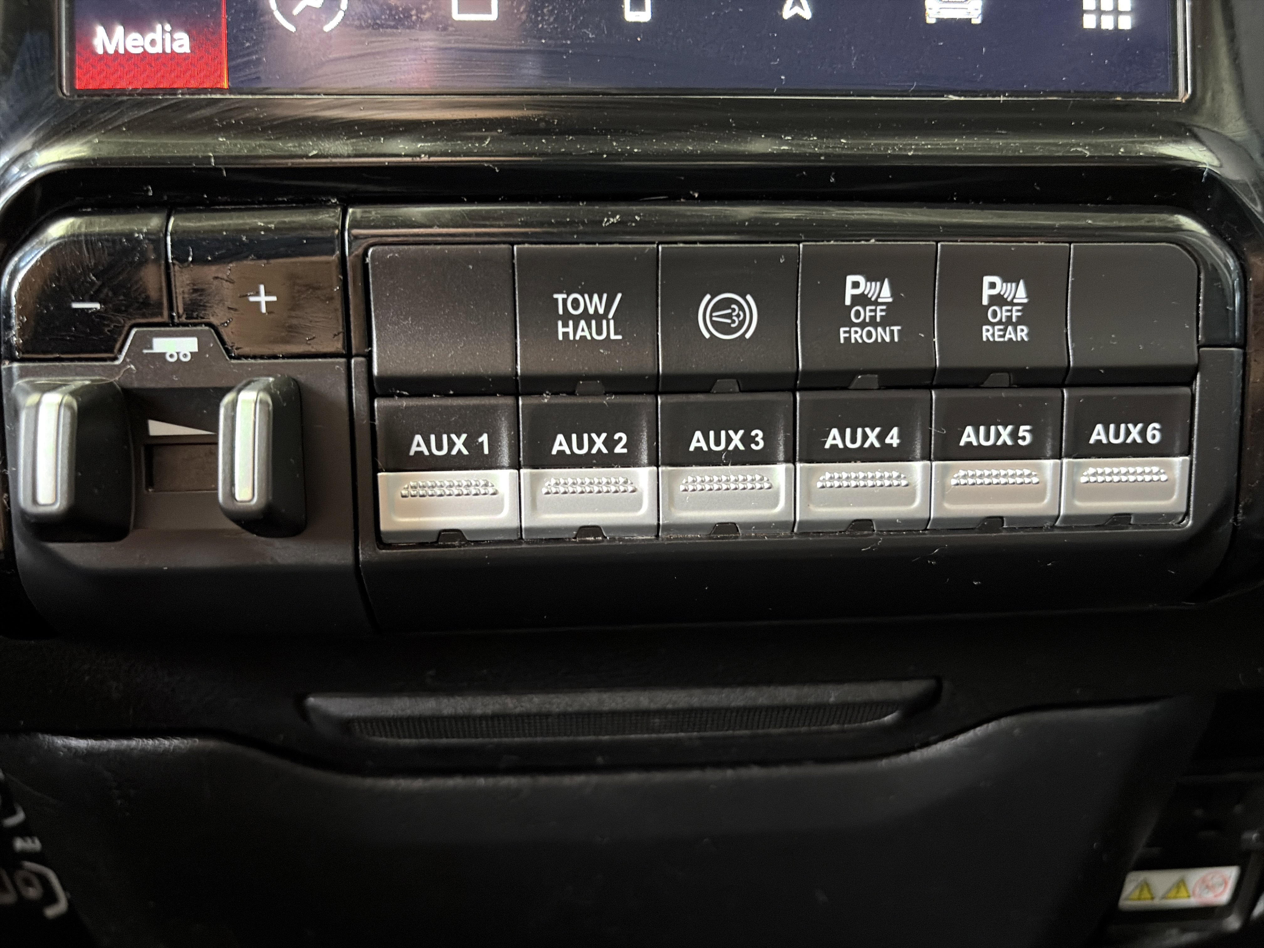 Used 2022 White Ram Laramie image 19