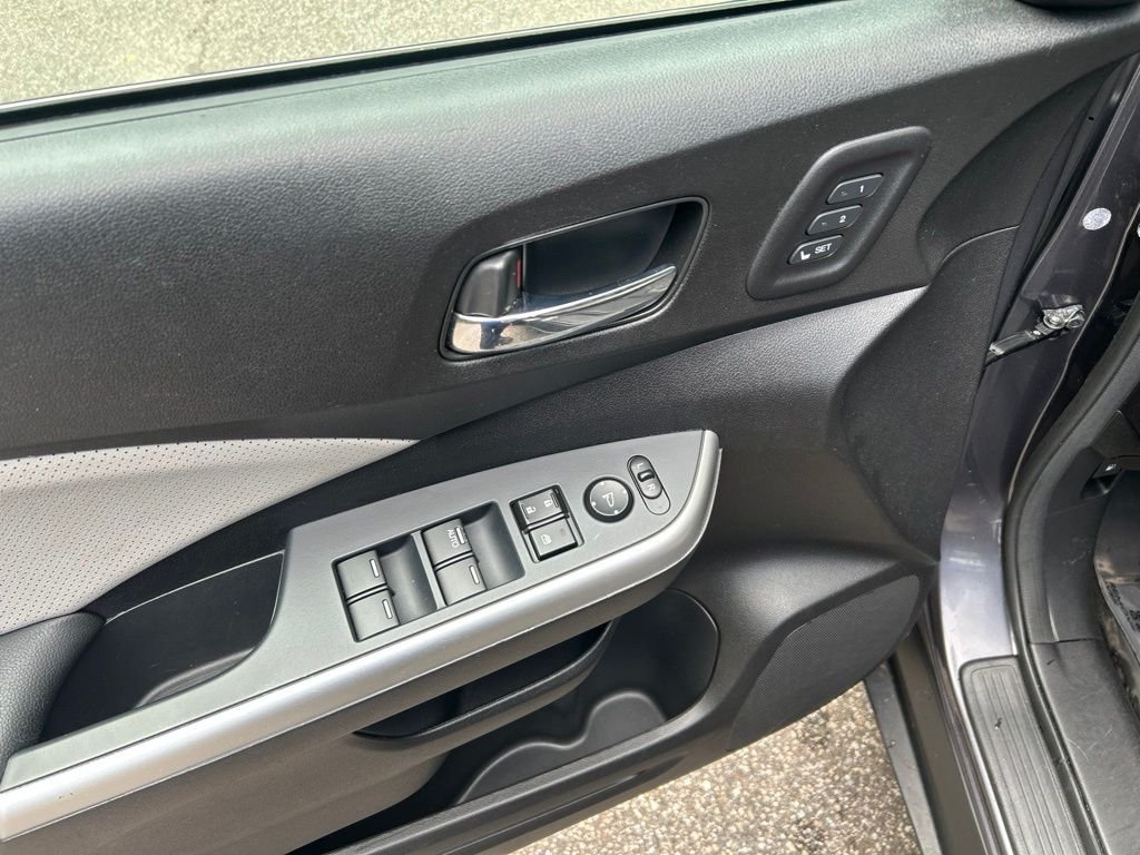Used 2015  Honda Touring image 14