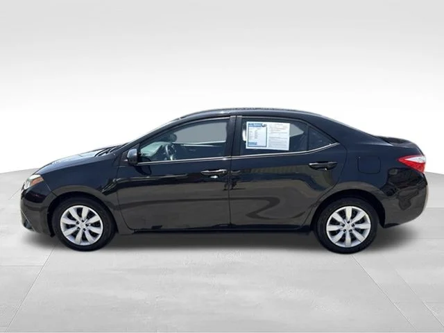 Used 2015 Black Toyota LE image 4