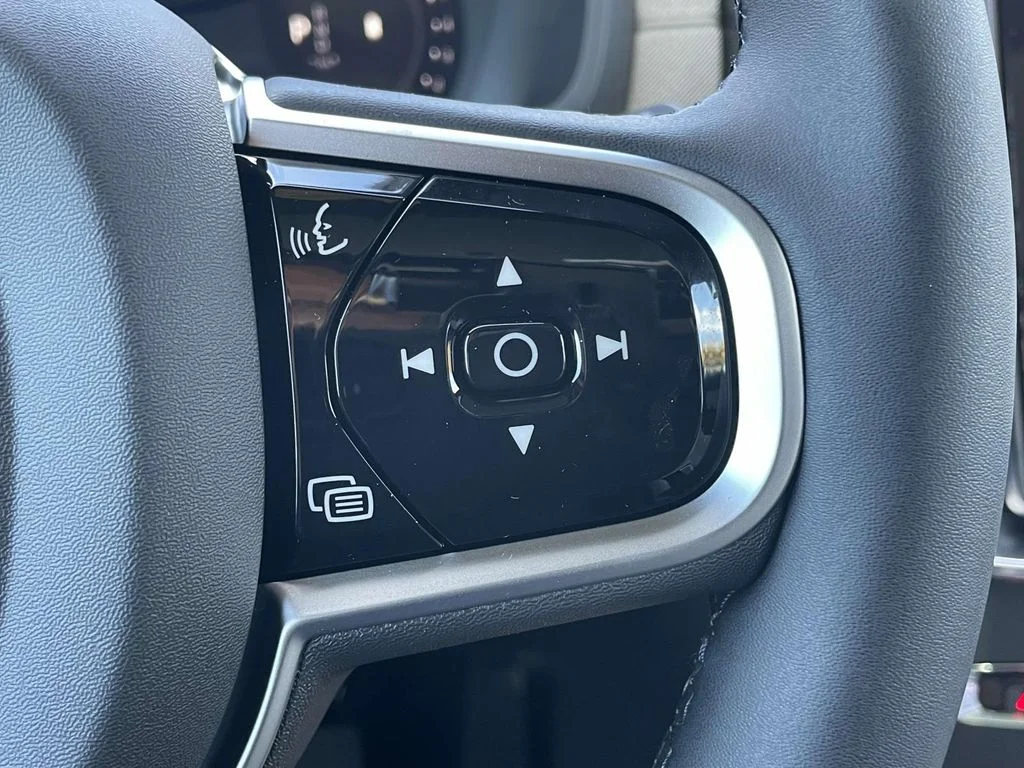 2026 Volvo XC90 Plus - Photo 12