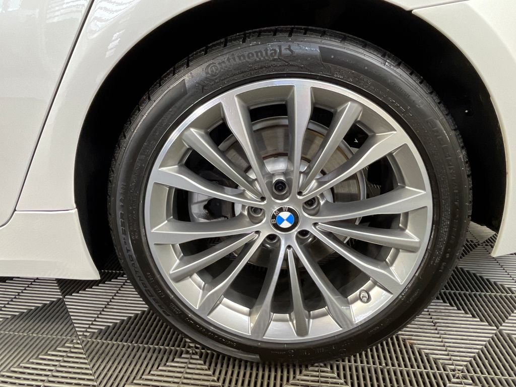 Used 2023 White BMW 530i xDrive image 16