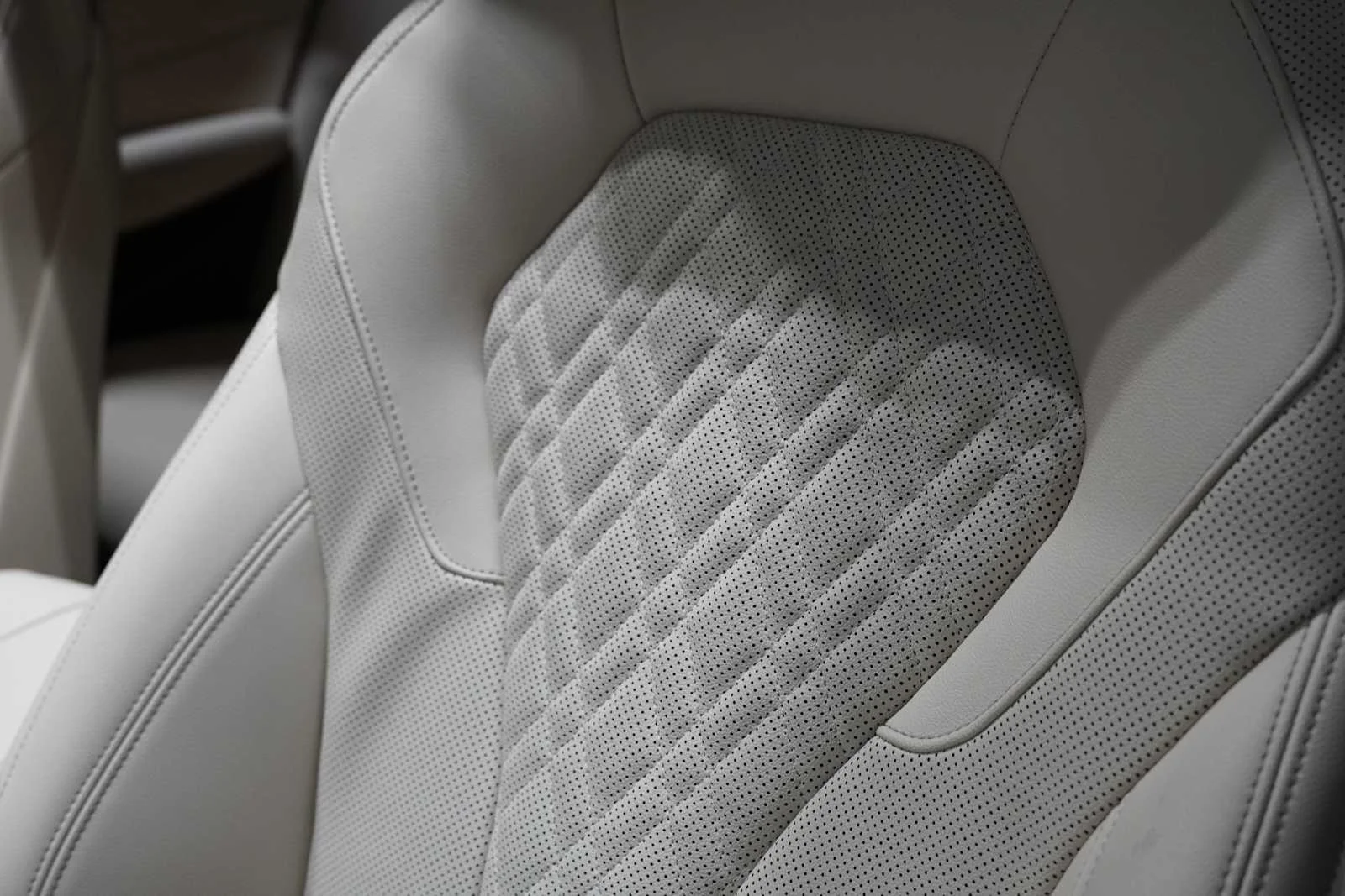 Used 2022 Mineral White Metallic BMW 530i image 12