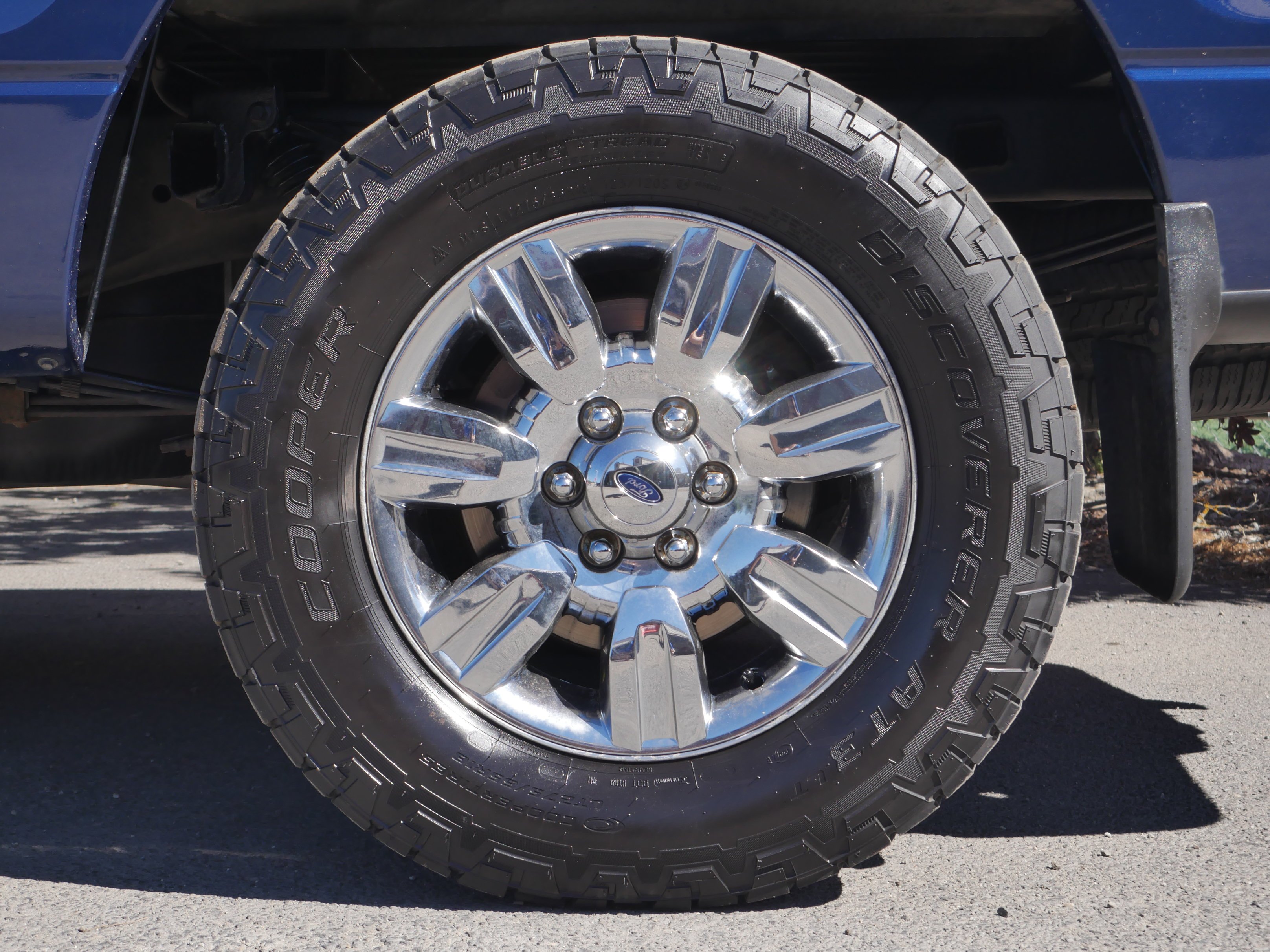 Used 2011 Dark Blue Pearl Metallic Ford XLT image 15