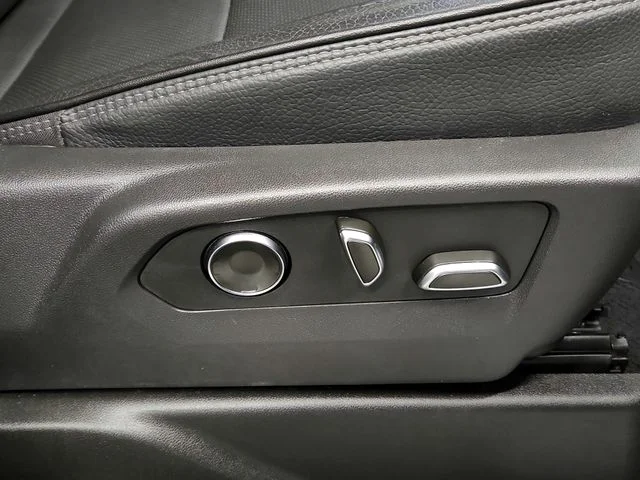 Used 2025 Black GMC Denali image 34
