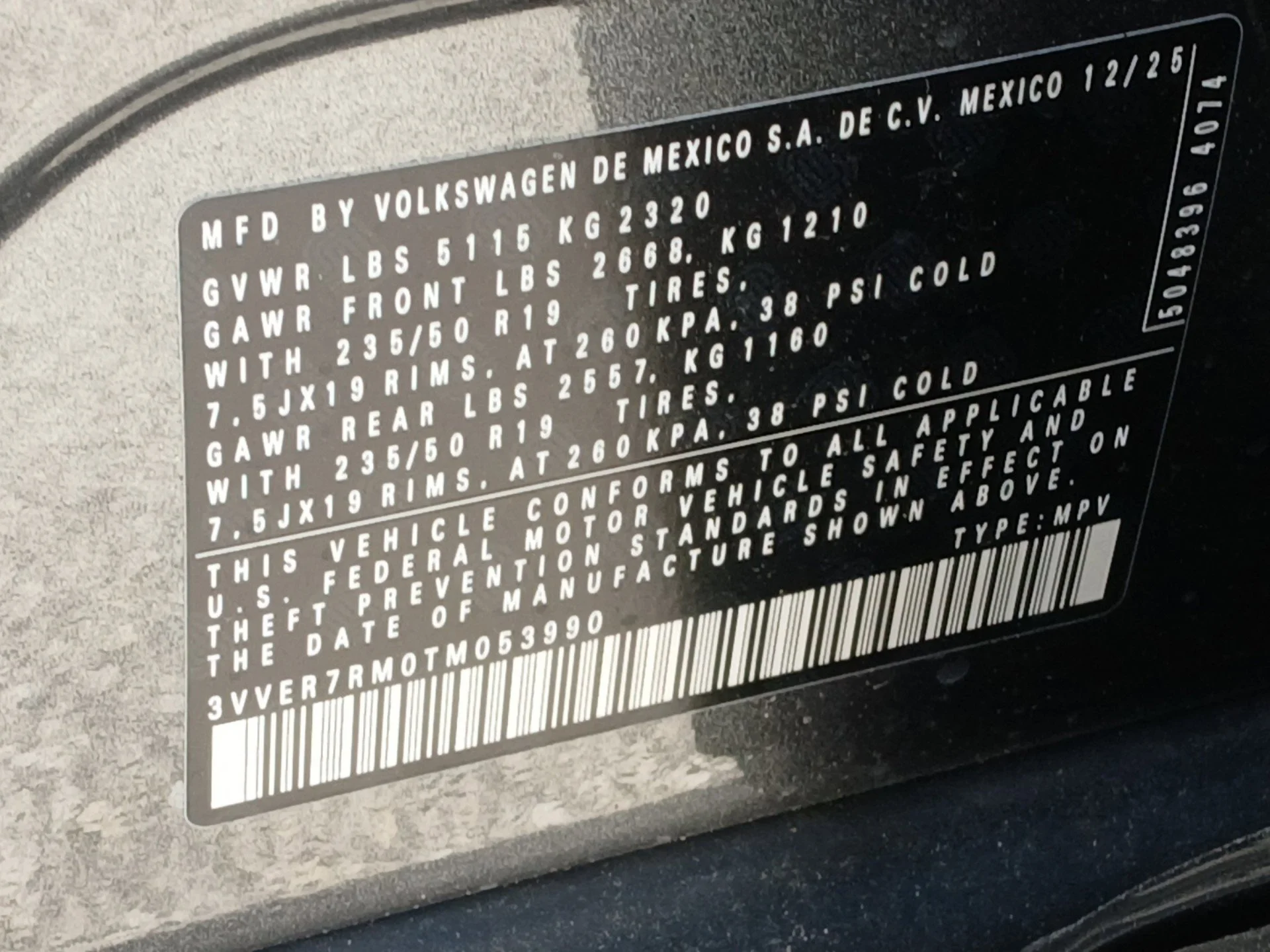 New 2026 Platinum Gray Metallic Volkswagen 2.0T SE image 18