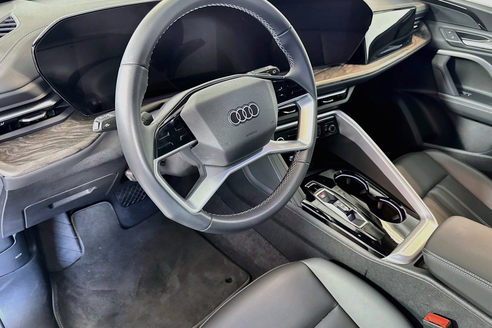 Used 2025 Tambora Gray Metallic Audi Premium image 9