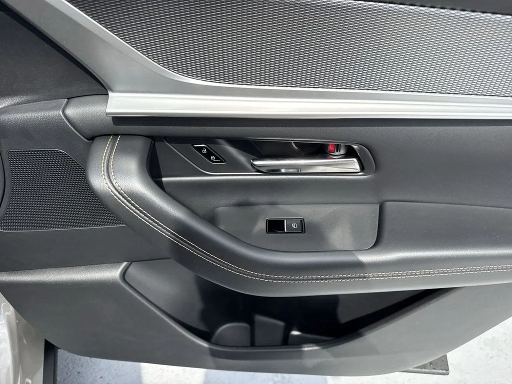 New 2026 Platinum Mazda 3.3 Turbo S Premium Sport AWD image 43