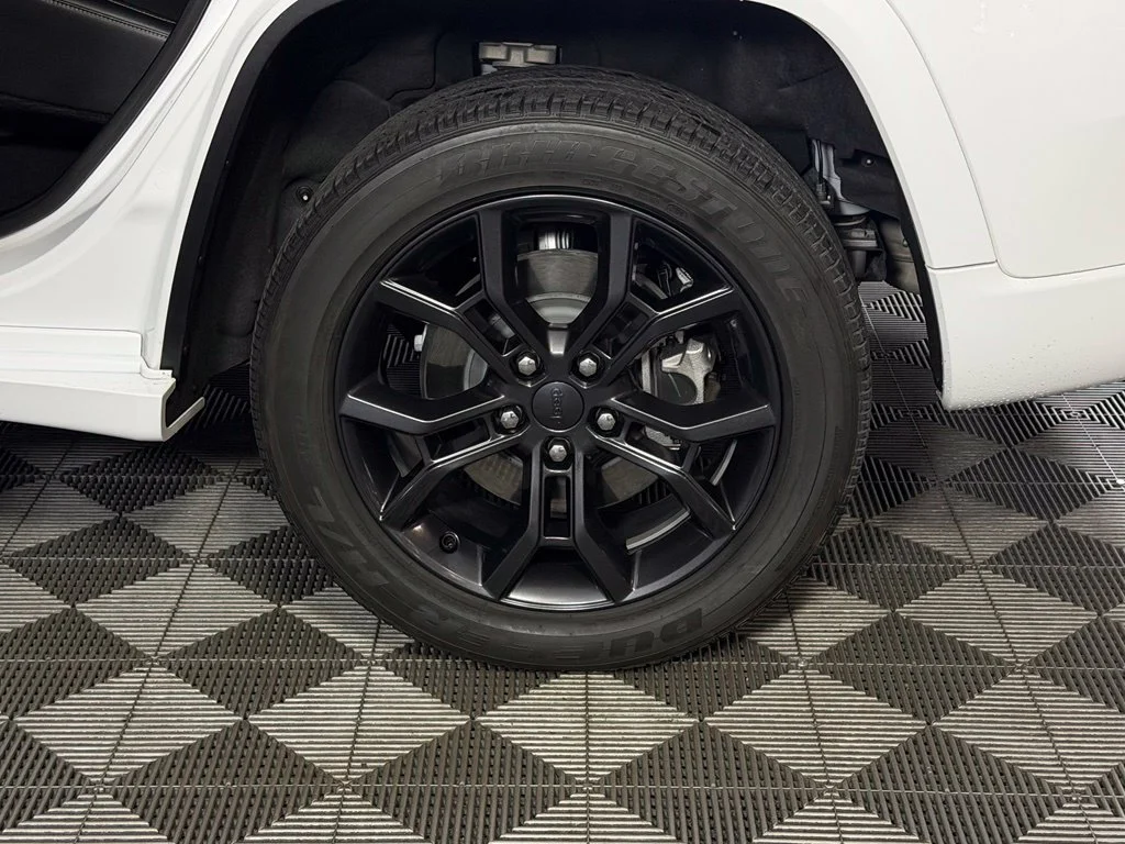 Used 2024 White Jeep 4xe image 11
