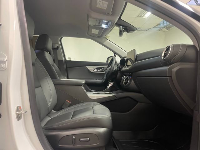 Used 2024 Summit White Chevrolet 3LT image 21