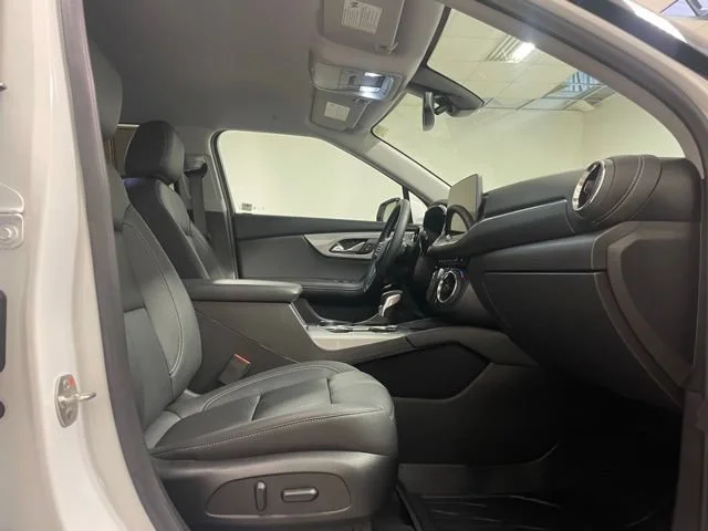 Used 2024 Summit White Chevrolet 3LT image 21