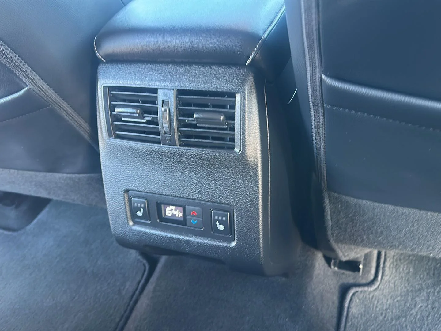 Used 2024 White Diamond Mitsubishi SEL image 22
