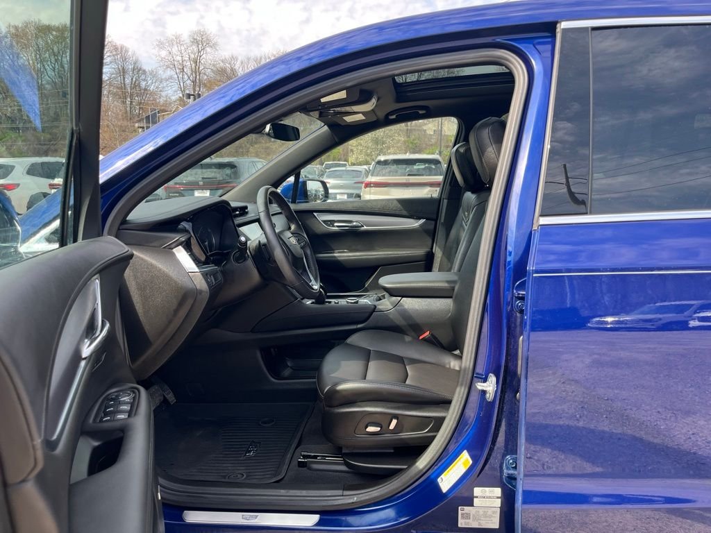 Used 2025 Blue Metallic Cadillac Luxury image 22