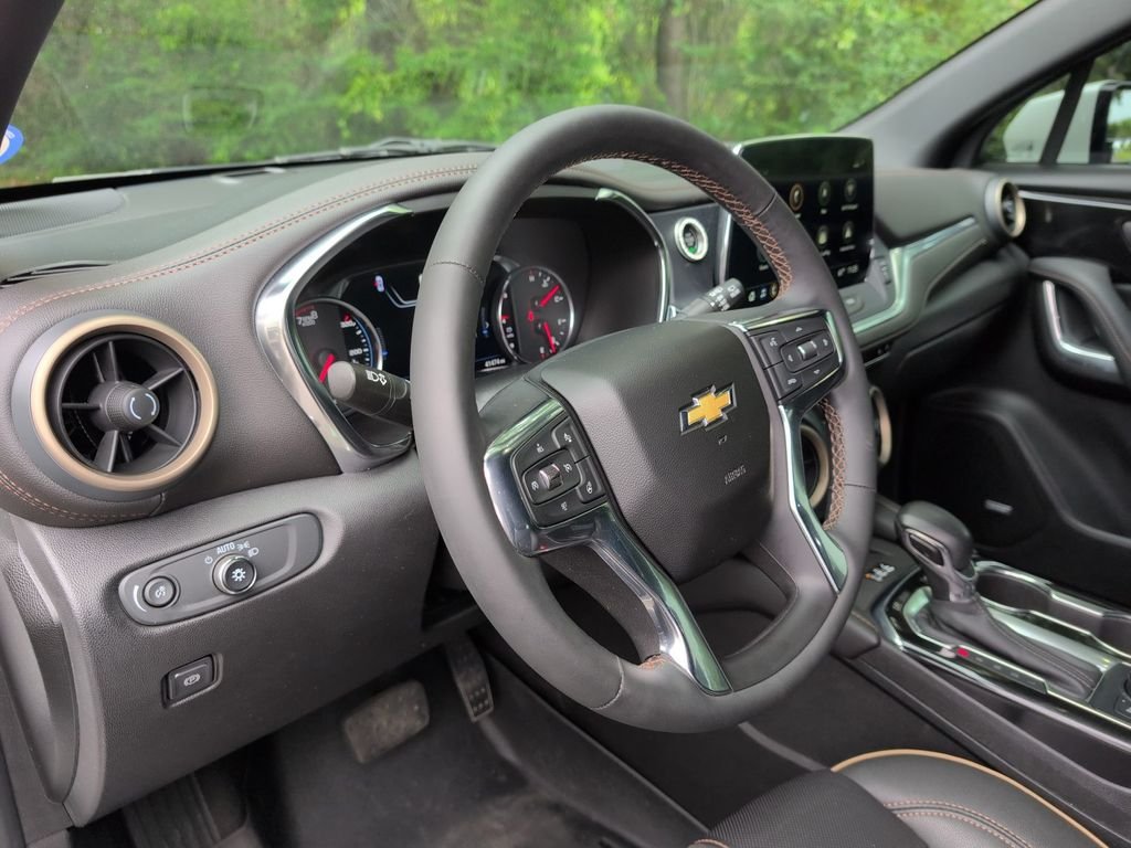 Used 2023 Beige Chevrolet Premier image 33