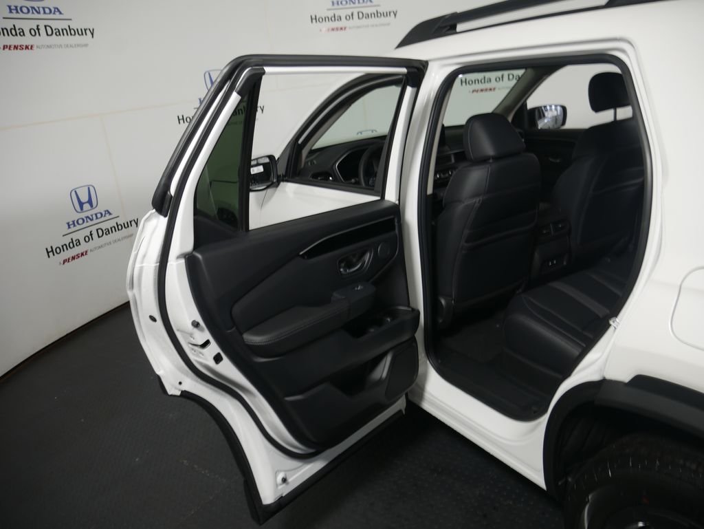 New 2026 Platinum White Pearl Honda RTL Towing image 9