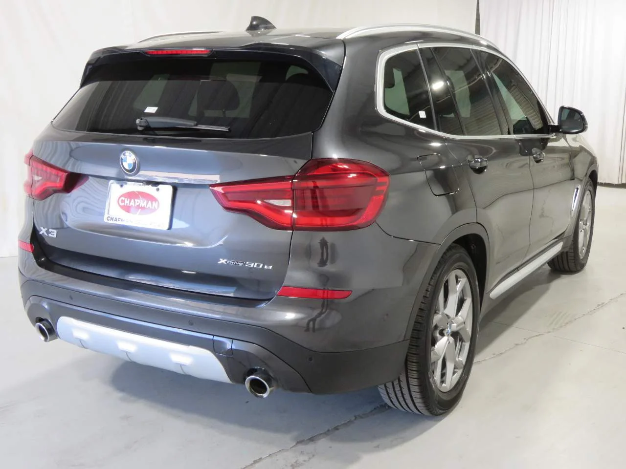 Used 2020 Dark Graphite Metallic BMW xDrive30e image 4