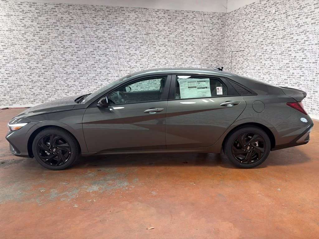 New 2026 Amazon Gray Hyundai SEL Sport Plus image 4