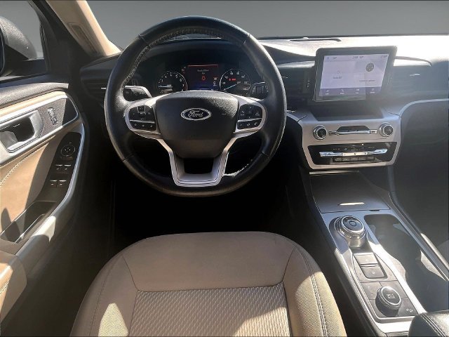 Used 2022 Black Metallic Ford XLT image 5