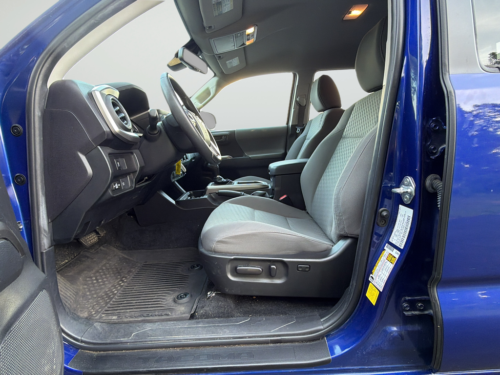 Used 2022 Blue Toyota SR5 image 9
