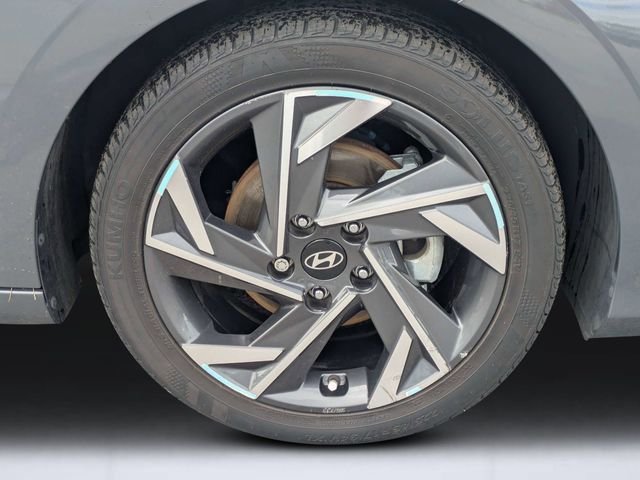 Used 2024 Gray Hyundai SEL image 11