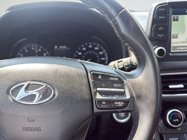 Used 2019 Blue Hyundai Ultimate image 17