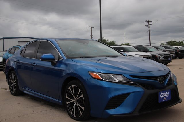 Used 2020 Toyota Camry SE with VIN 4T1G11AKXLU321201 for sale in Freer, TX