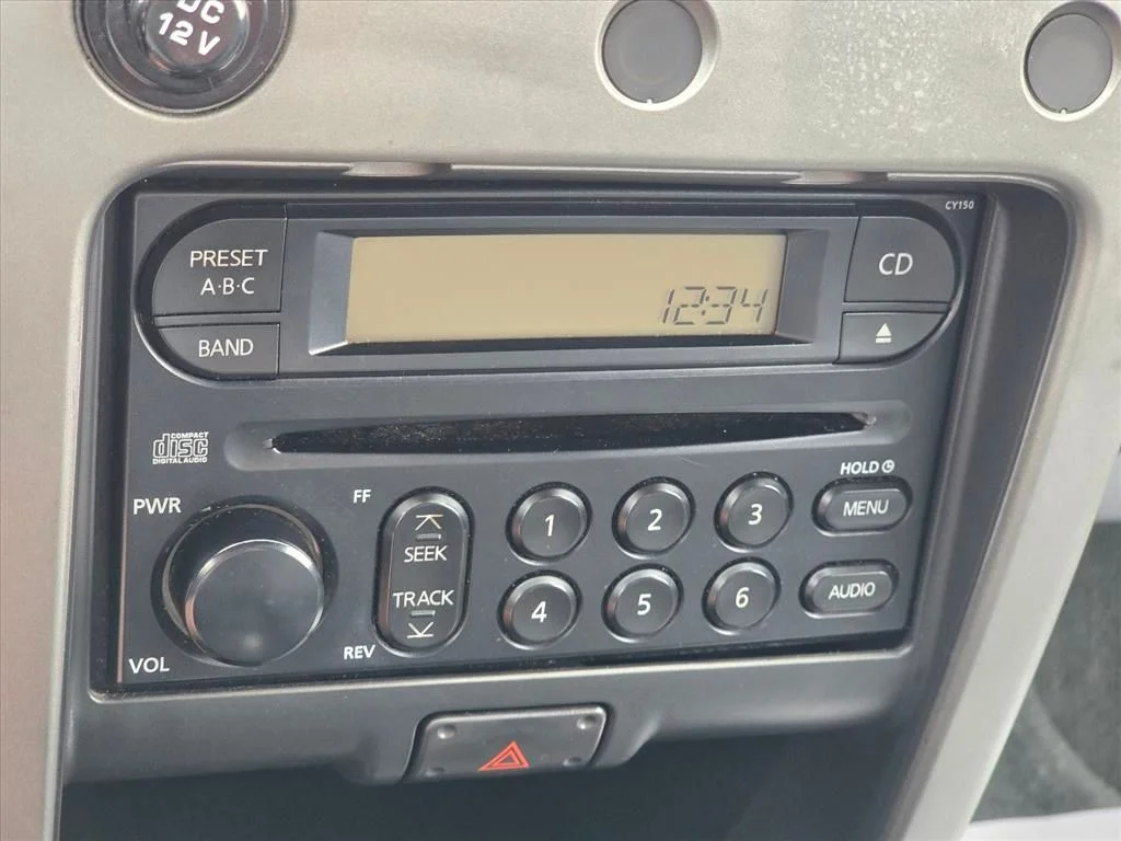 Used 2002 Red Nissan  image 4
