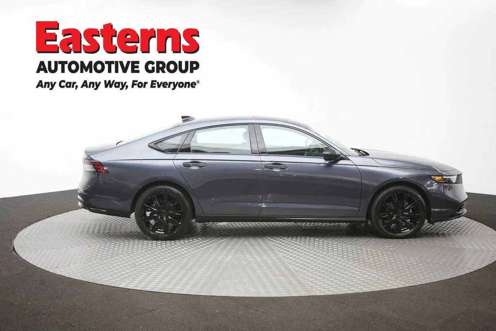 Used 2025 Gray Honda SE image 45