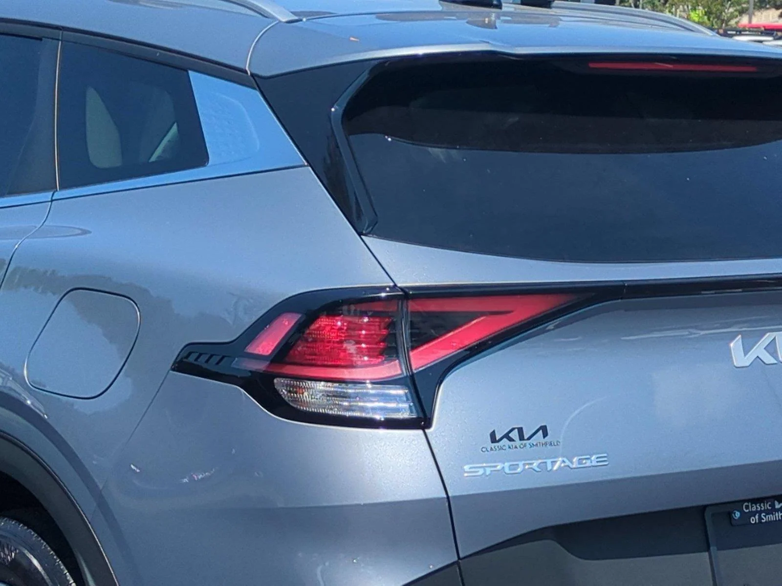 Used 2024 Everlasting Silver Kia EX image 12