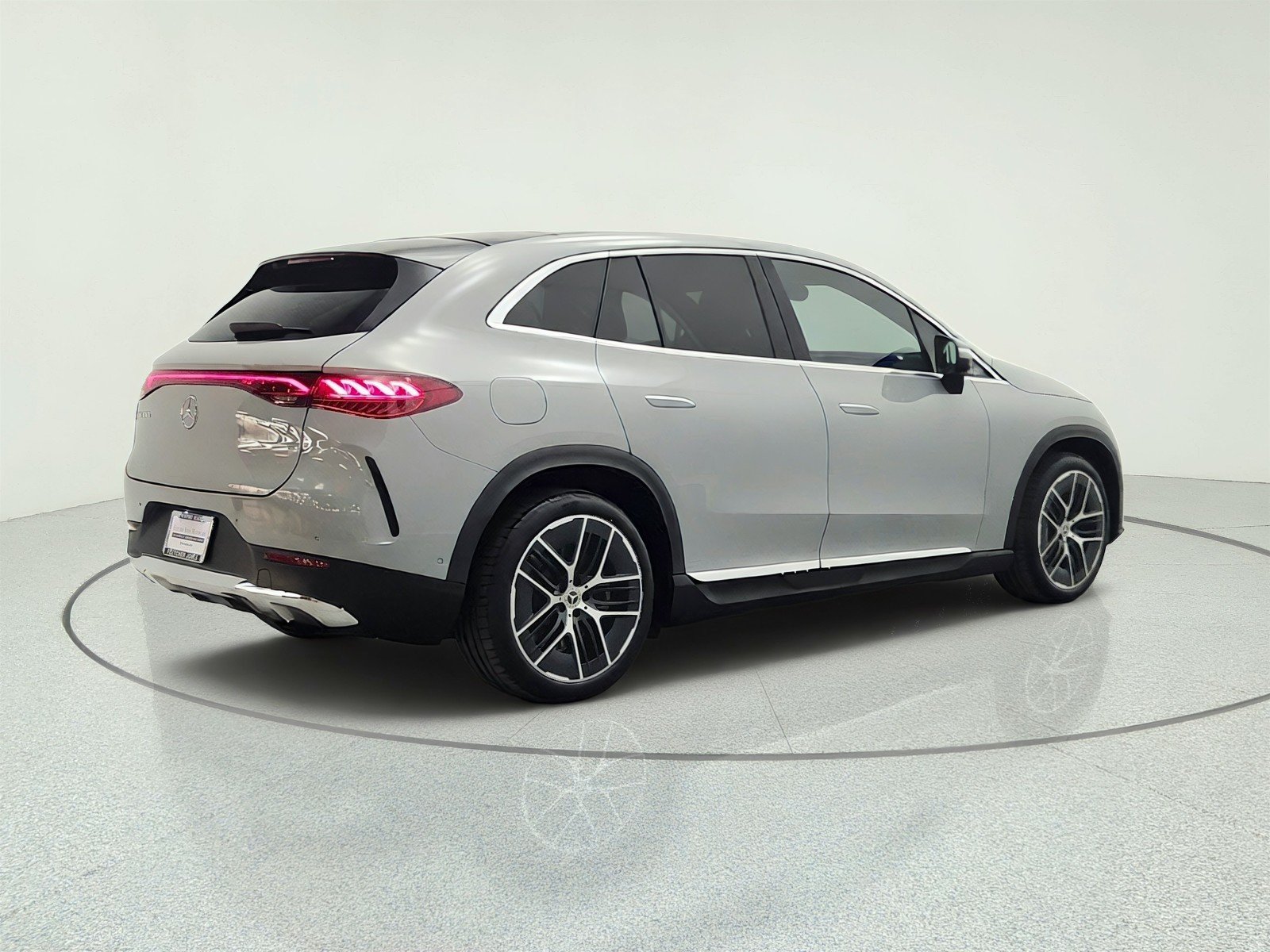 Used 2023 MANUFAKTUR Alpine Grey Mercedes-Benz EQE 350 4MATIC® SUV image 5