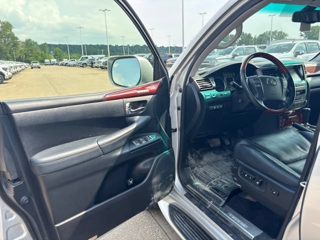 2011 Lexus LX 570 - Photo 9