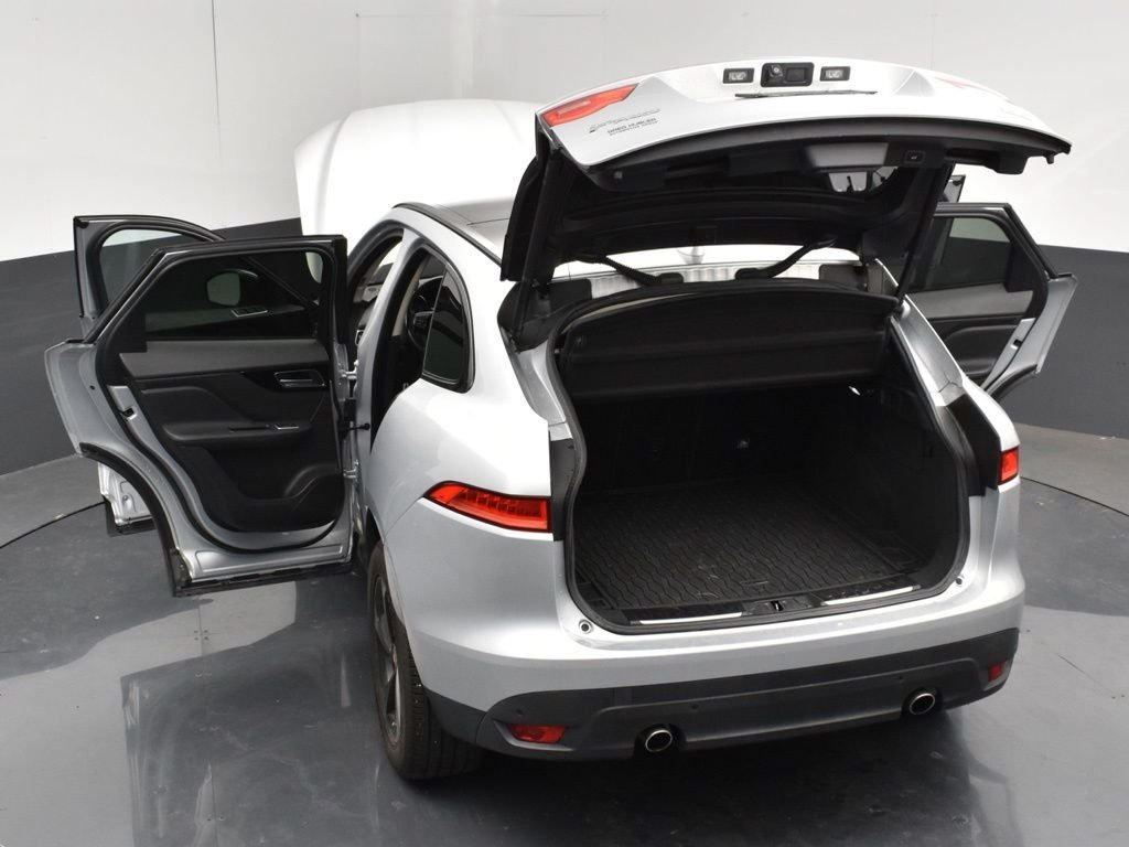 Used 2019 Silver Jaguar 25t Premium image 7