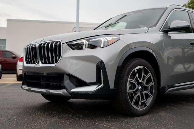 Certified Used 2026 Space Silver Metallic BMW xDrive28i image 6