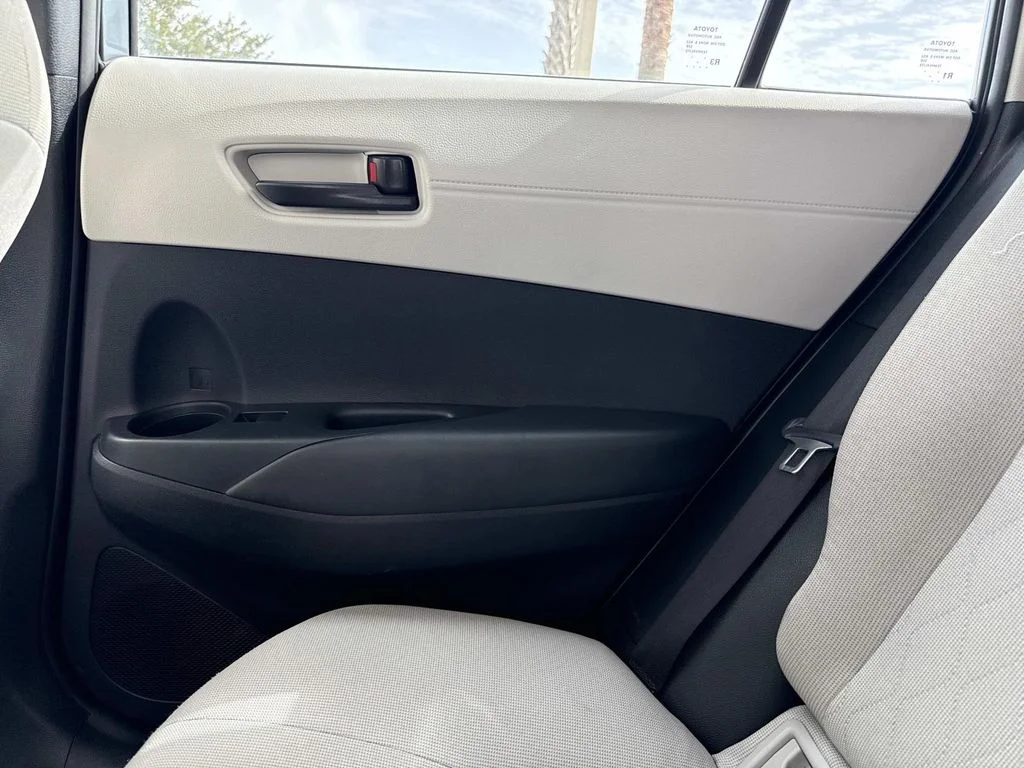 Used 2025  Toyota L image 18