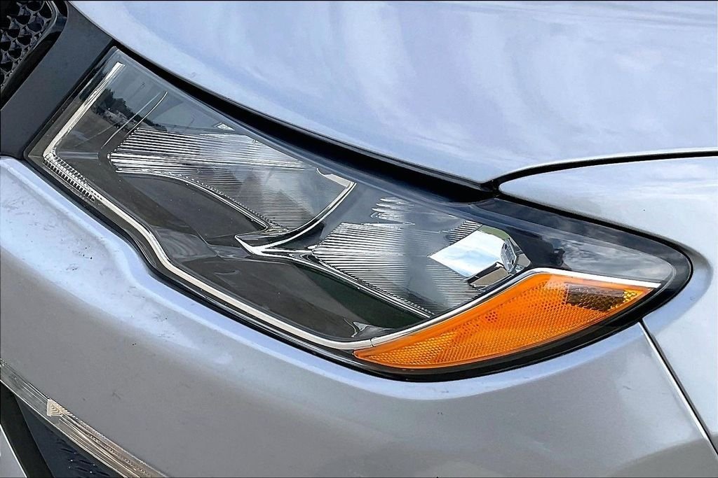Used 2019 Silver Jeep Latitude image 27