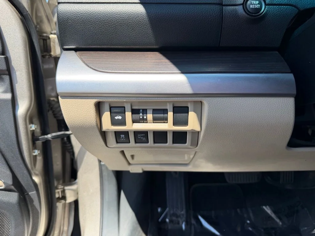 Used 2015 Tungsten Metallic Subaru 2.5i image 19