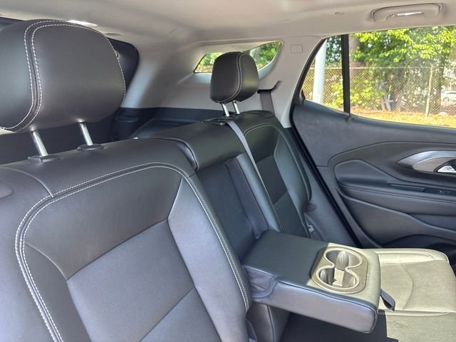 Used 2023 White GMC SLT image 33