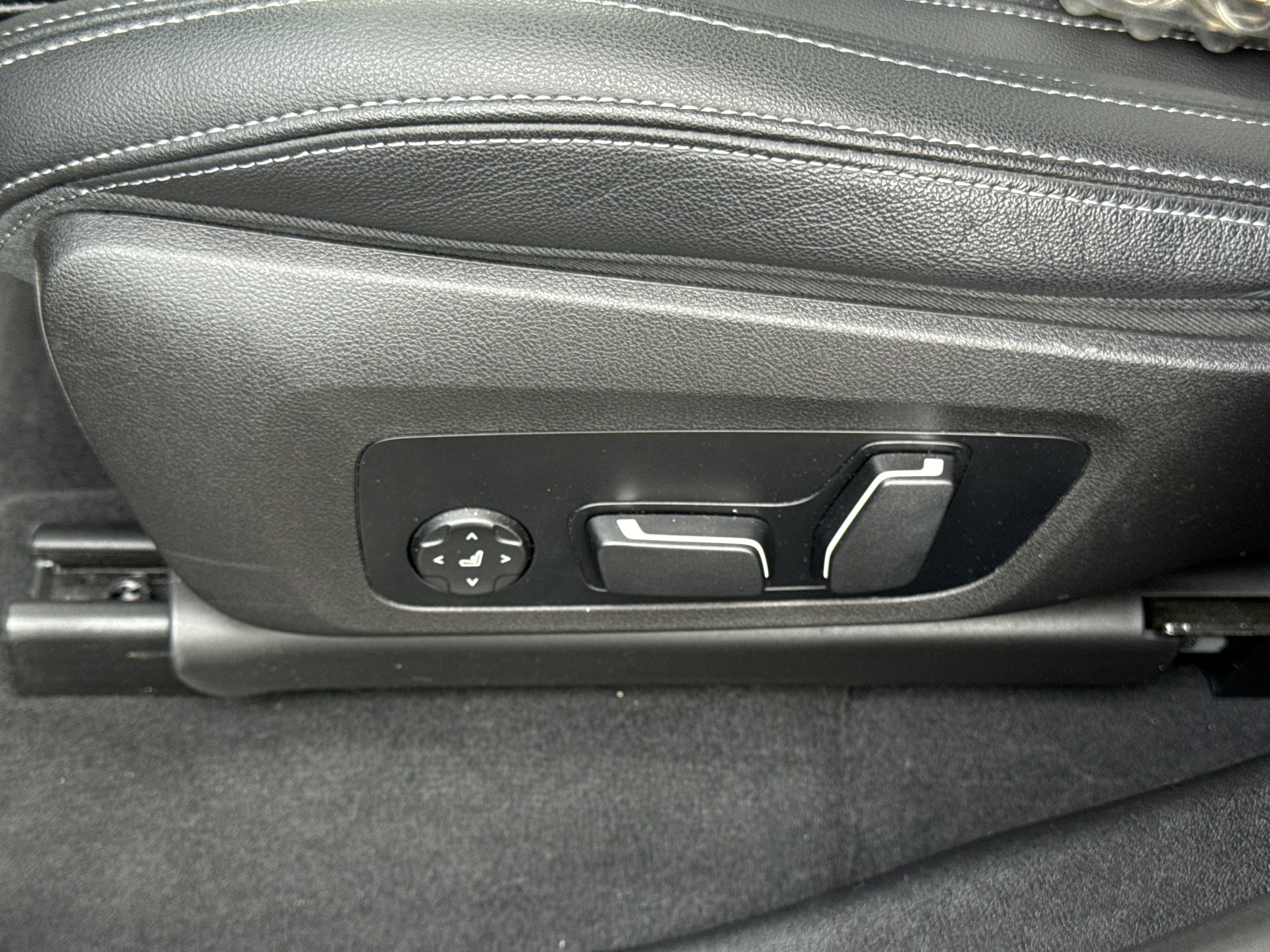 2024 BMW X4 30i - Photo 16