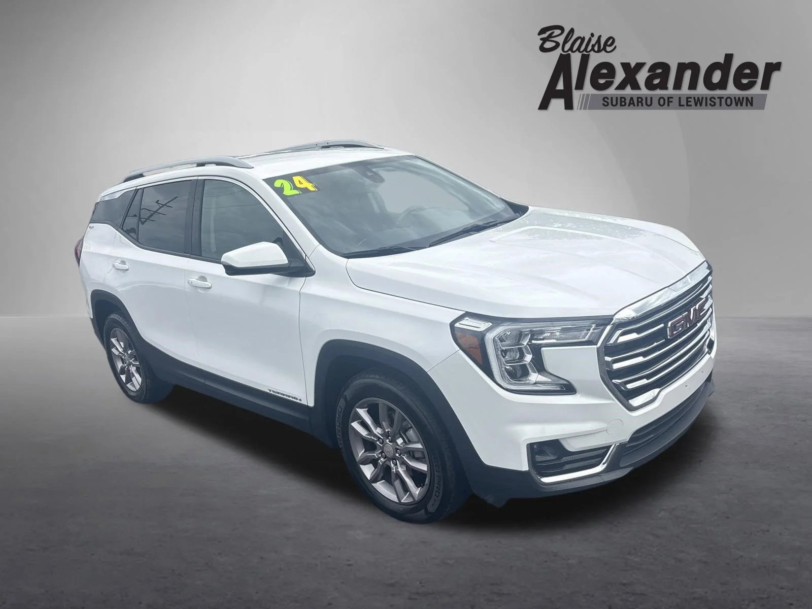 Used 2024 Summit White GMC SLT image 1