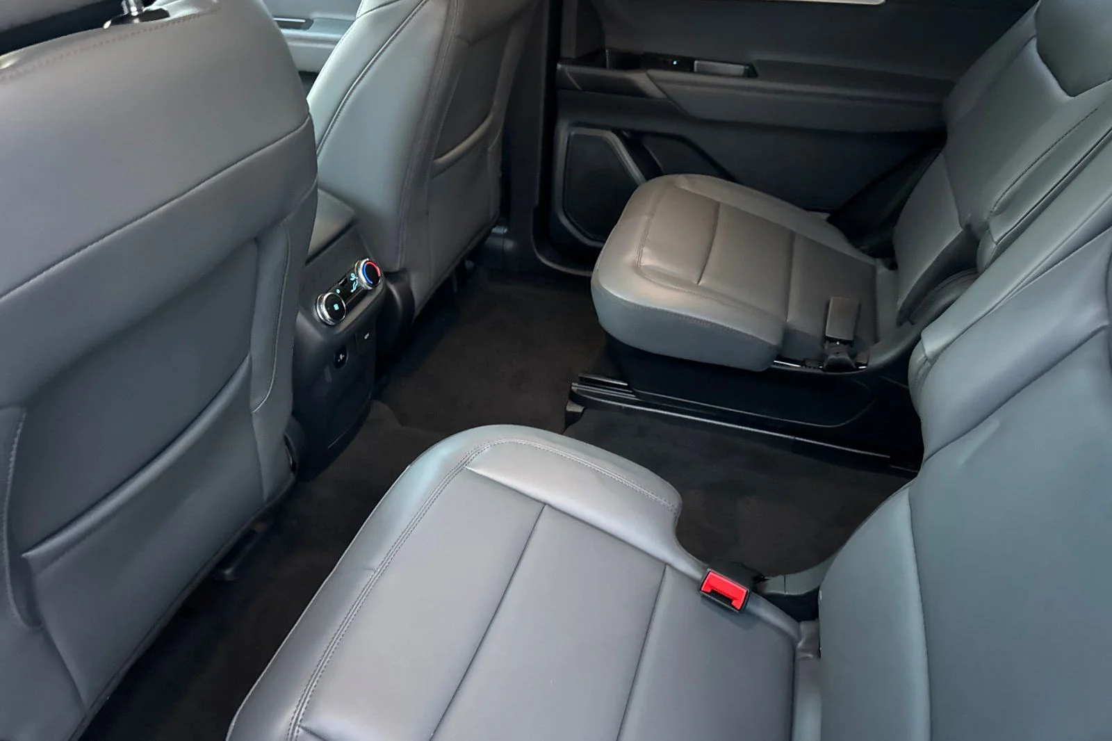 New 2026 Carbonized Gray Metallic Ford Active image 11