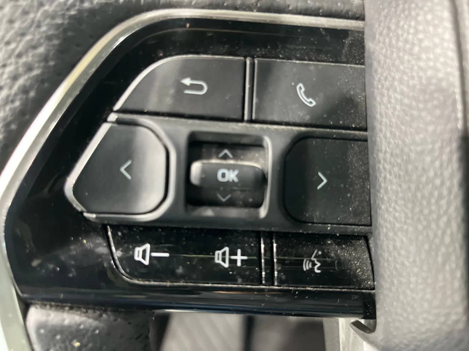 Used 2023  Toyota Capstone Hybrid image 20