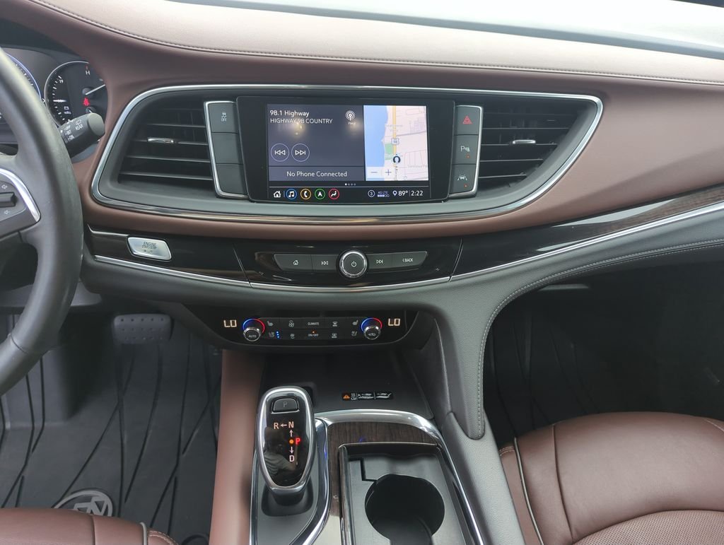 Used 2020 White Buick Avenir image 25