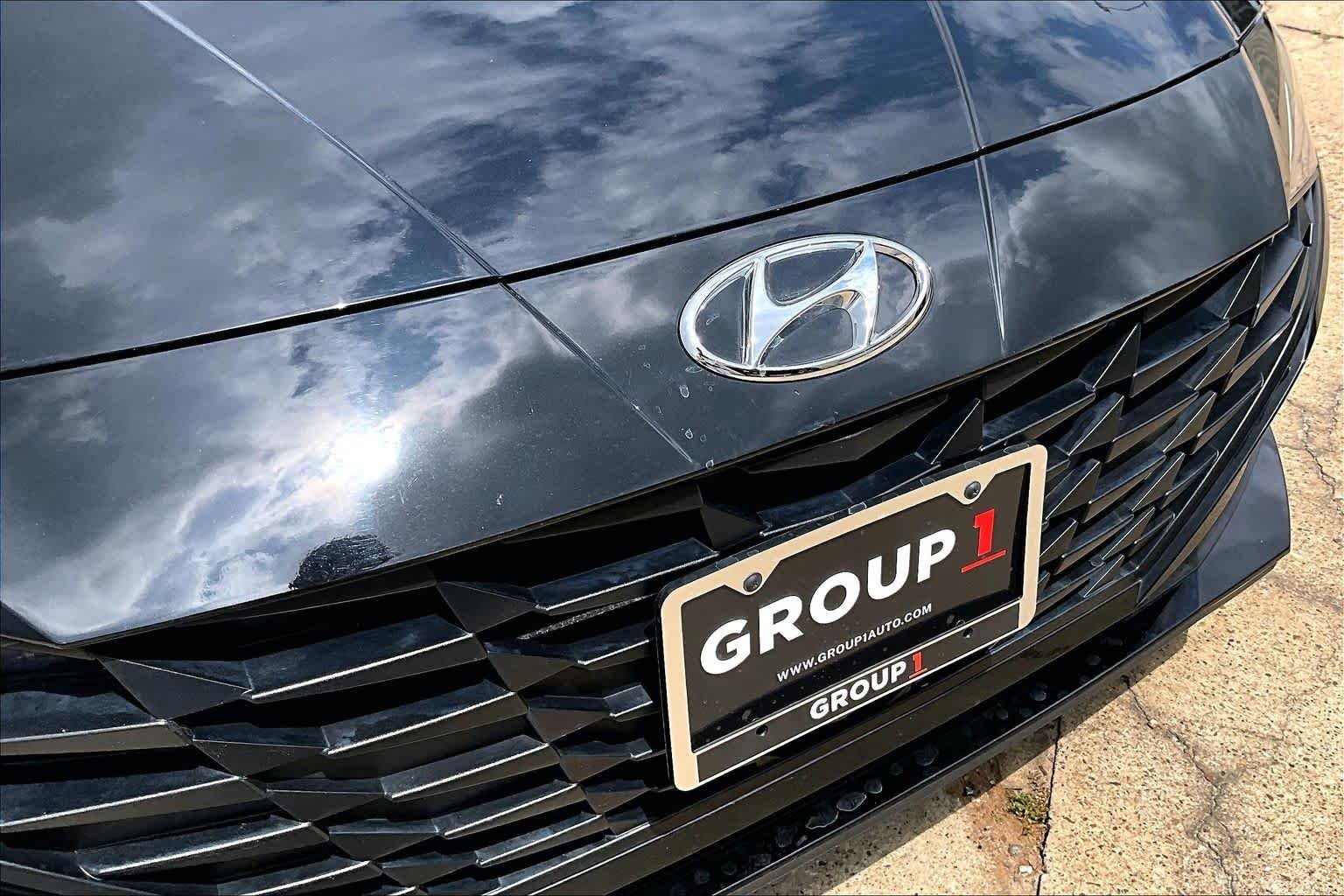 Used 2023 Phantom Black Hyundai SEL image 28