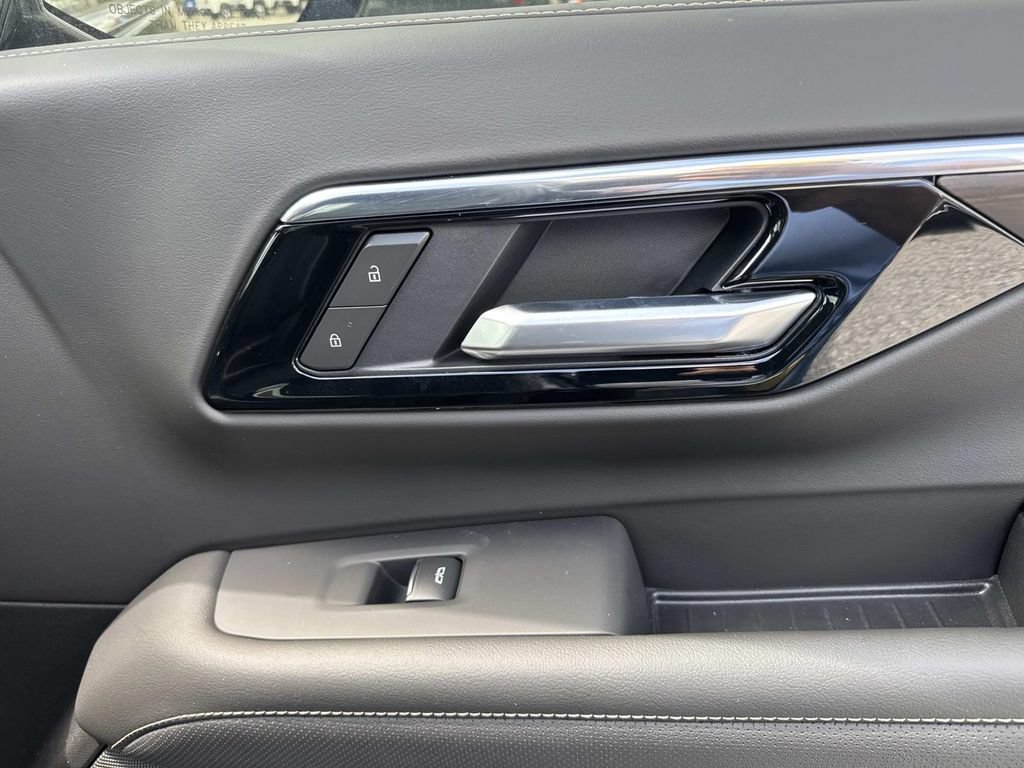 2026 Chevrolet Suburban Premier - Photo 16