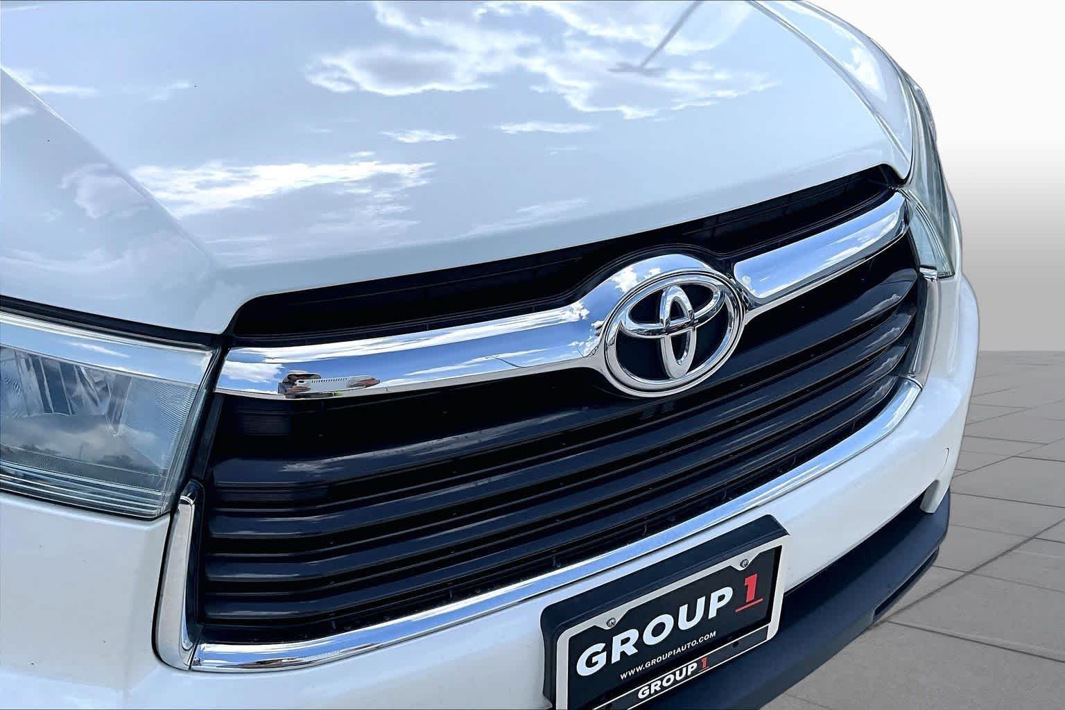 Used 2016 Blizzard Pearl Toyota Limited image 29