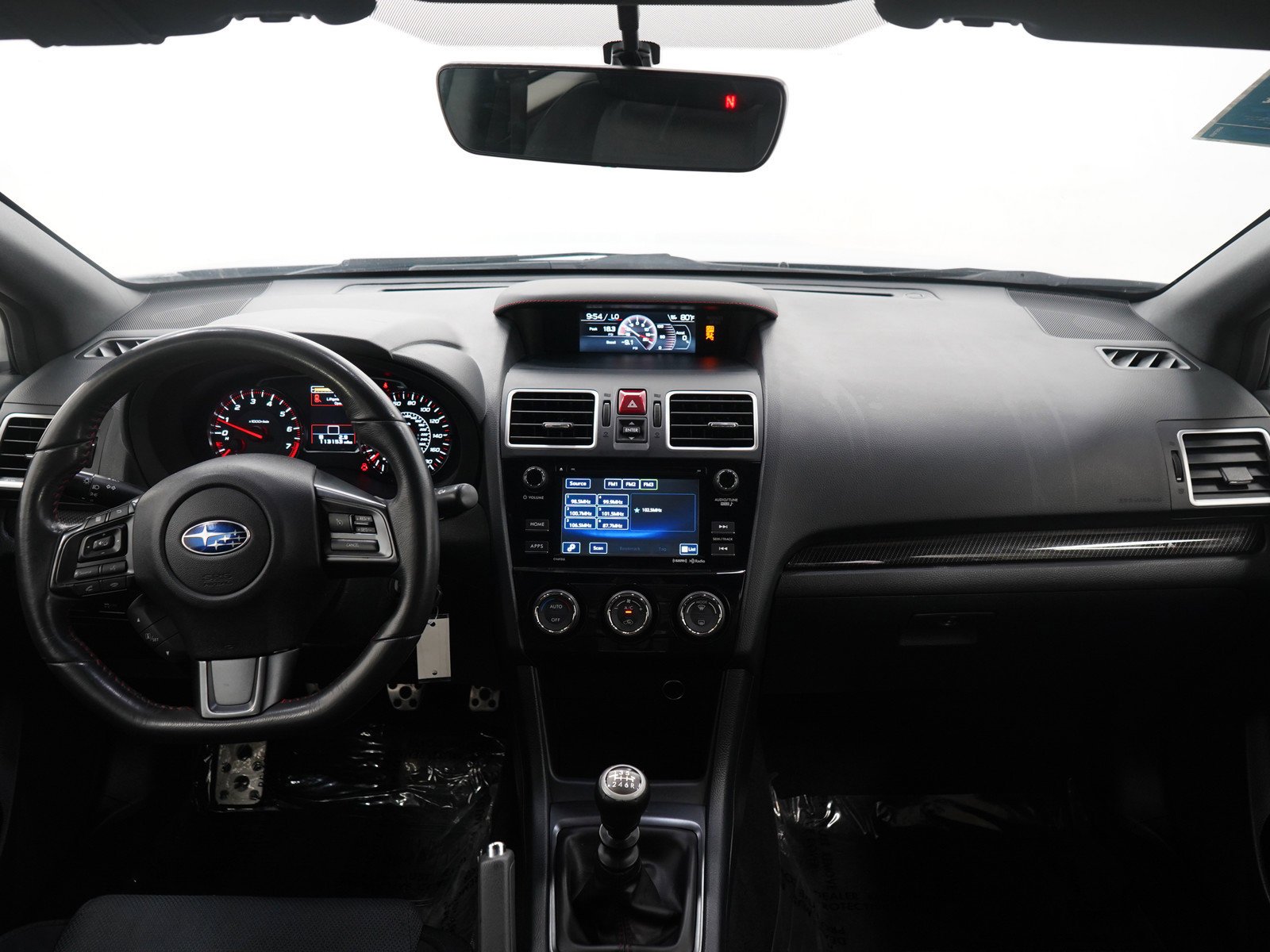 Used 2018 Ice Silver Metallic Subaru  image 13
