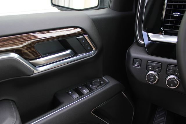 2026 GMC Sierra 1500 SLE - Photo 13