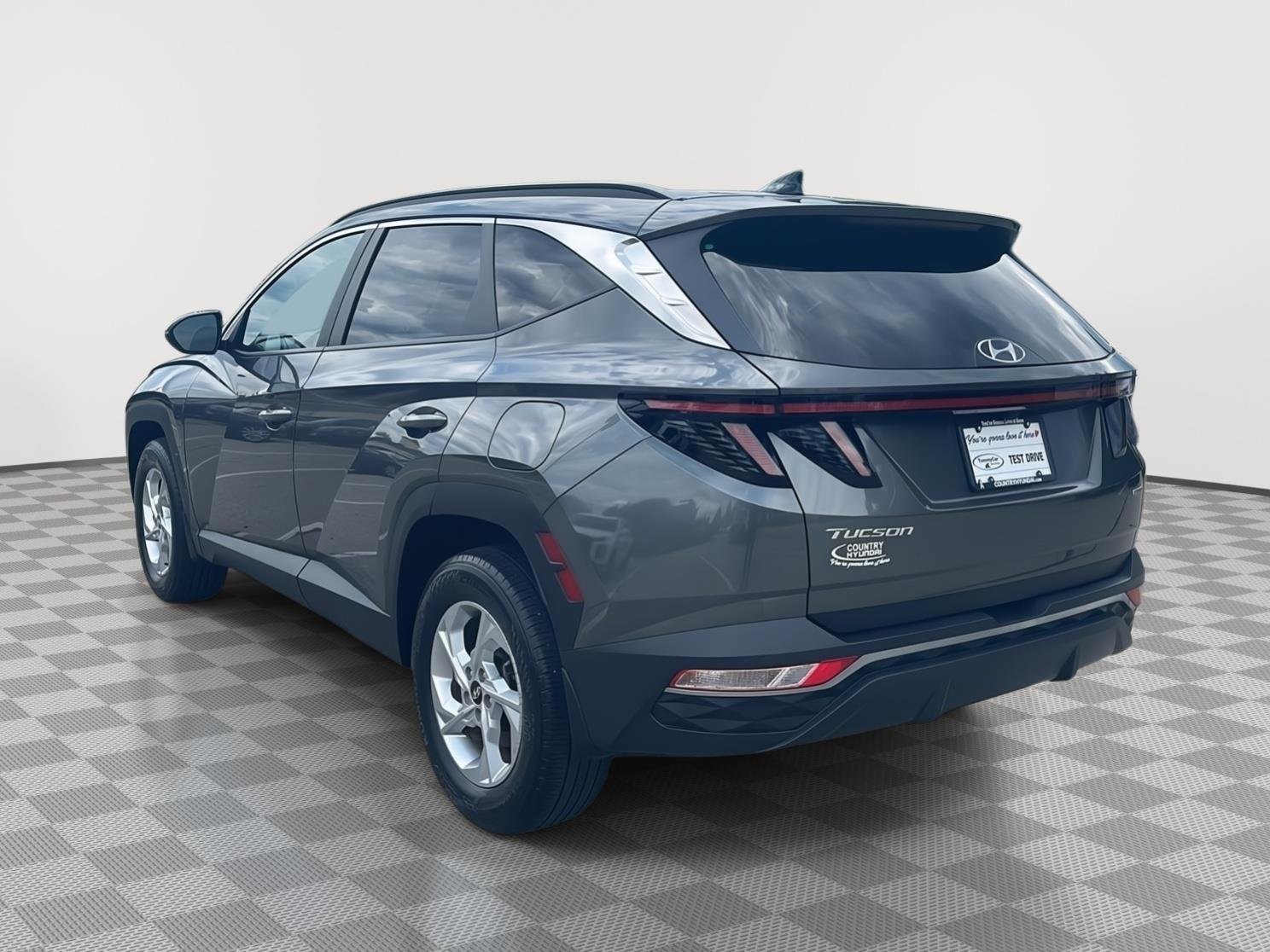 Used 2023 Amazon Gray Hyundai SEL image 7