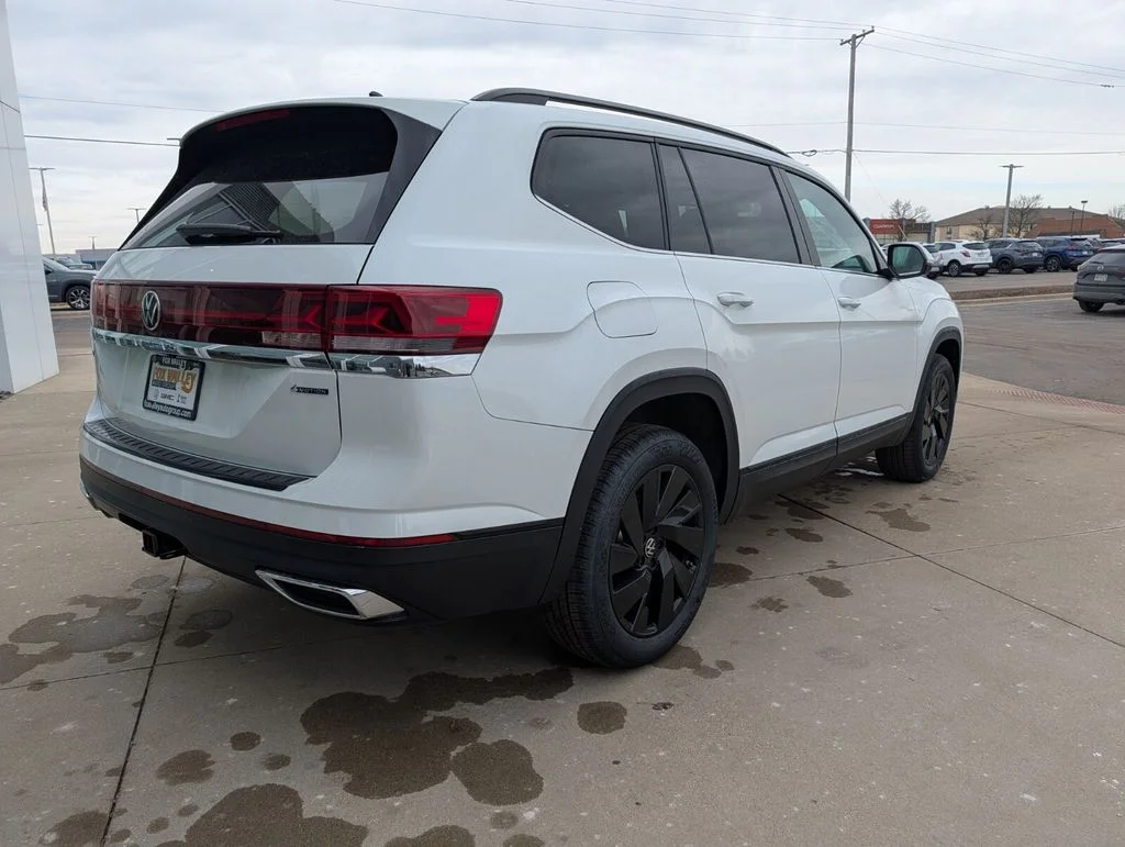 New 2026 White/off-white Volkswagen 2.0T SE w/Technology image 3