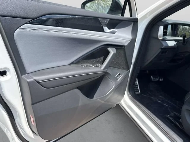 New 2026 Opal White Pearl Volkswagen SE R-Line Black image 16