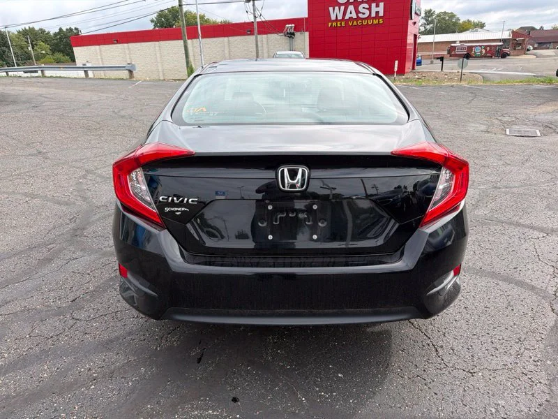 Used 2018  Honda LX image 5